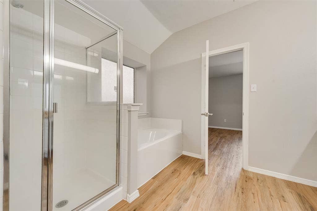 906 Bayshore Drive, Mansfield, TX 76063