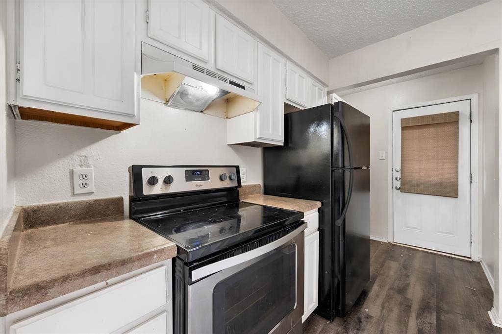 708 Woodland Court, Kennedale, TX 76060 708 Woodland Court, Kennedale, TX 76060