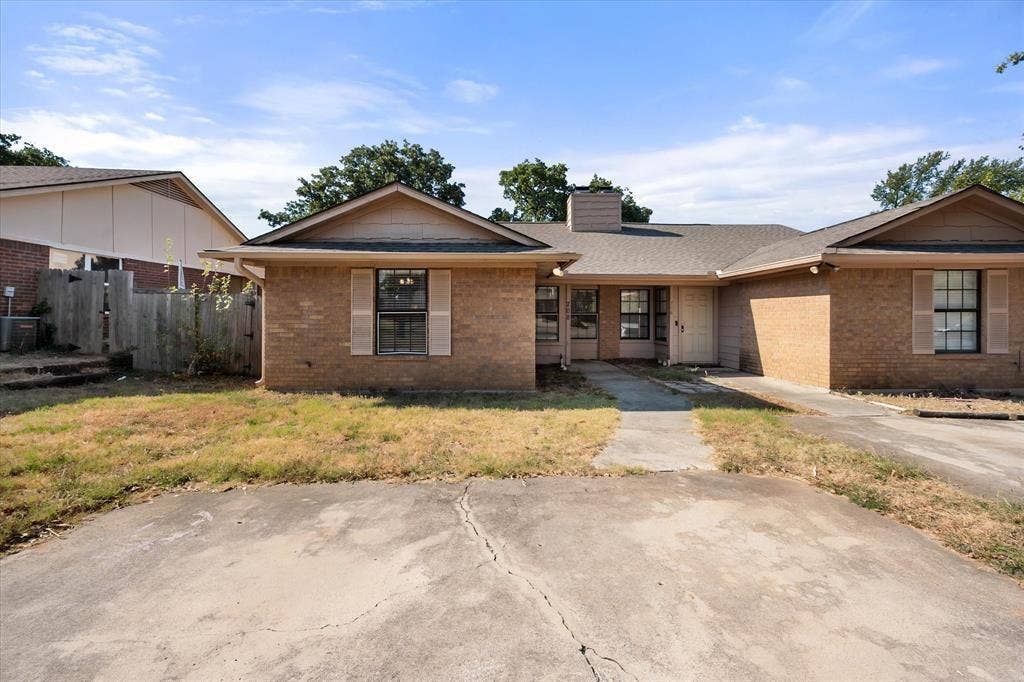 708 Woodland Court, Kennedale, TX 76060 708 Woodland Court, Kennedale, TX 76060