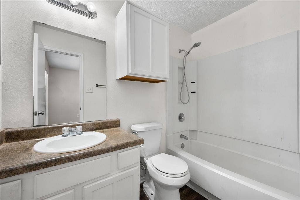 708 Woodland Court, Kennedale, TX 76060 708 Woodland Court, Kennedale, TX 76060