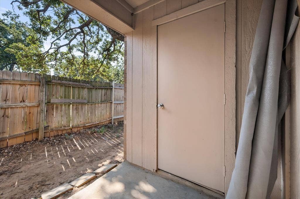 708 Woodland Court, Kennedale, TX 76060 708 Woodland Court, Kennedale, TX 76060