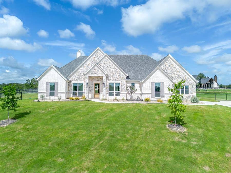 Property photo for 1038 Deer Island Court, Azle, TX