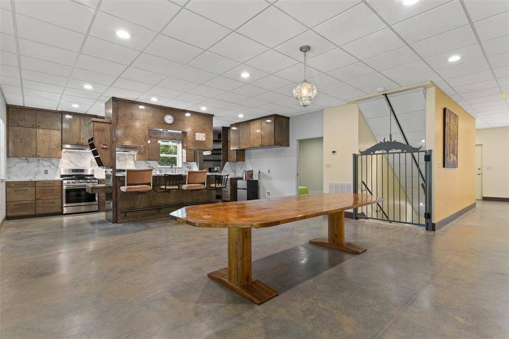 17379 County Road 318, Tyler, TX 75706 17379 County Road 318, Tyler, TX 75706
