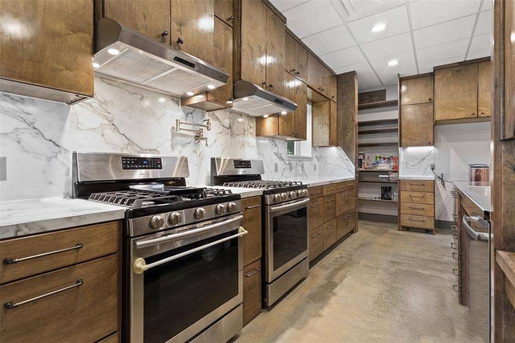 17379 County Road 318, Tyler, TX 75706 17379 County Road 318, Tyler, TX 75706