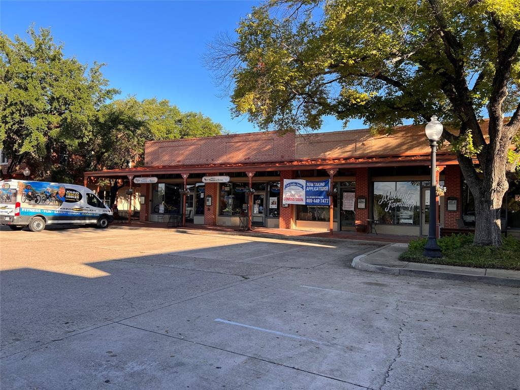 189 Historic Town Square, Lancaster, TX 75146 Shops
