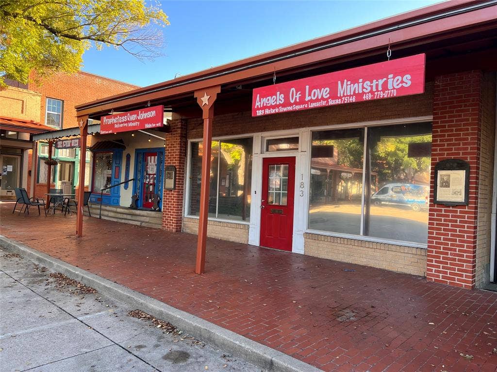 189 Historic Town Square, Lancaster, TX 75146 189 Historic Town Square, Lancaster, TX 75146