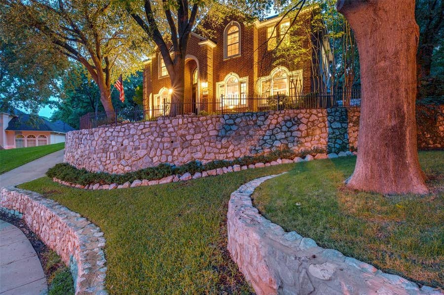 Property photo for 3145 Joyce Court, Grapevine, TX