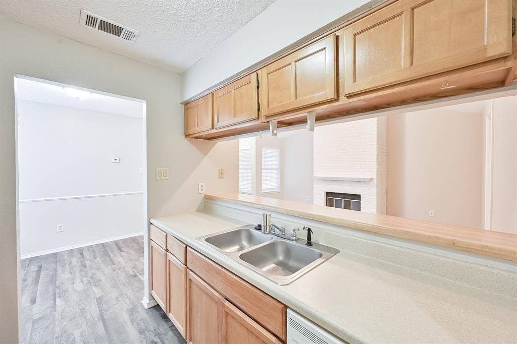 706 Woodland Court, Kennedale, TX 76060 106