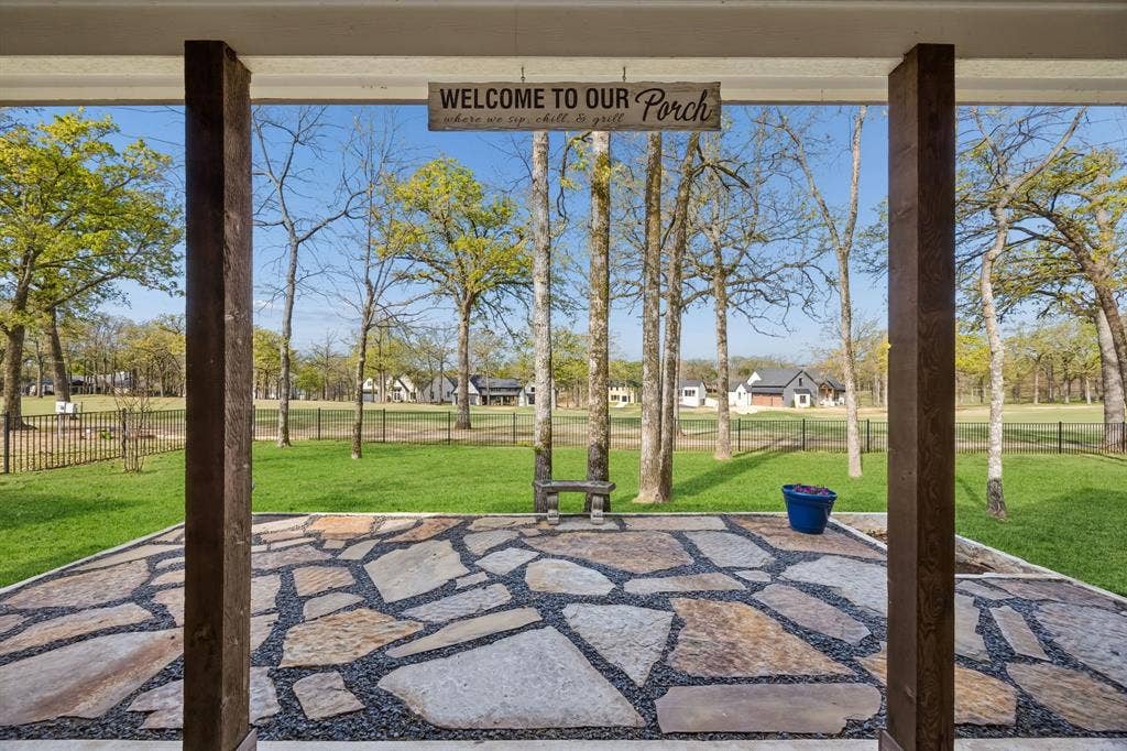 207 Colonial Drive, Mabank, TX 75156 207 Colonial Drive, Mabank, TX 75156