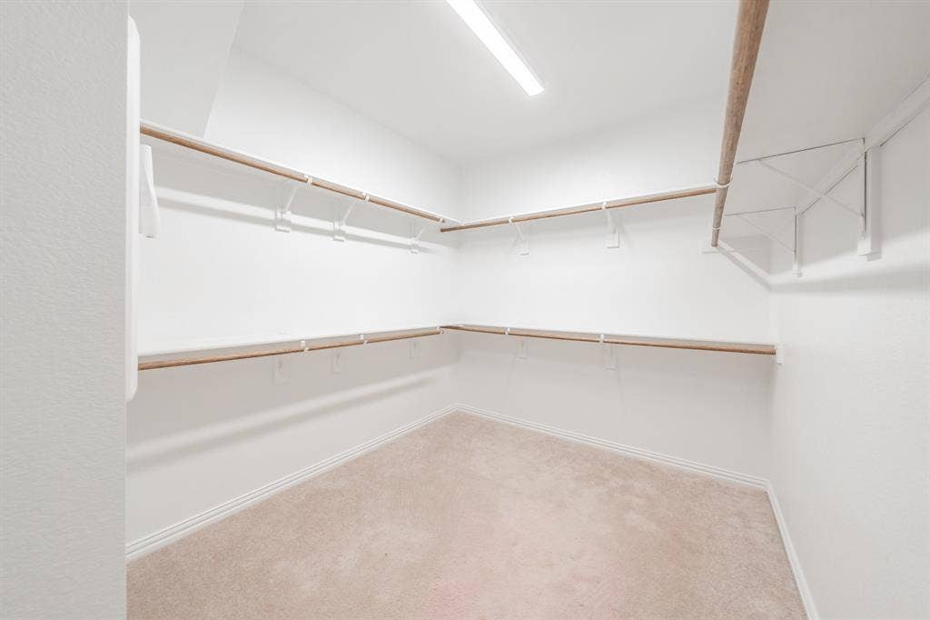 900 Pearl Place, Northlake, TX 76247 Primary Closet