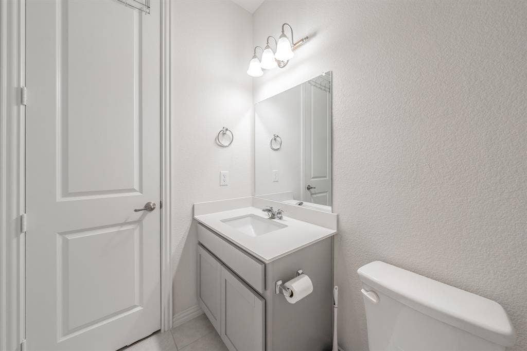900 Pearl Place, Northlake, TX 76247 Bathroom #2