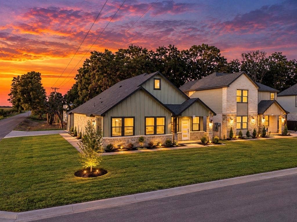 101 Water Oak Road, Trinidad, TX 75163 Stone and vertical siding exterior with gabled roof lines