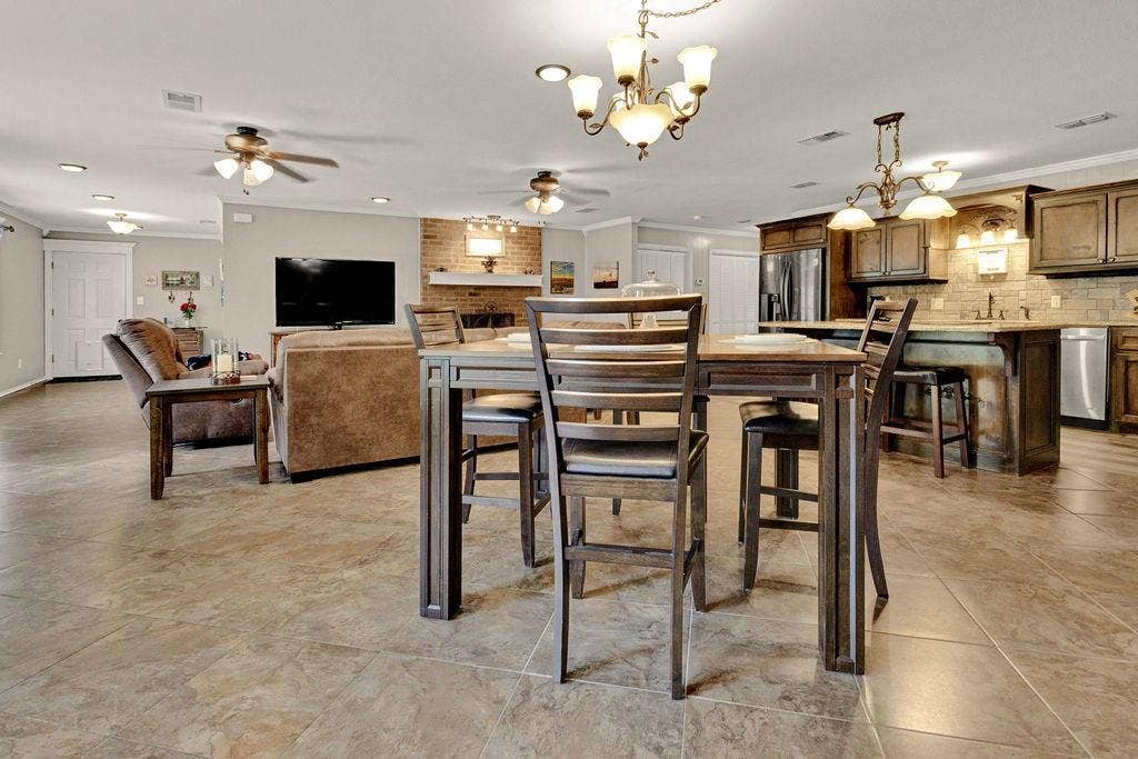 640 Northgate Drive, Hideaway, TX 75771 640 Northgate Drive, Hideaway, TX 75771