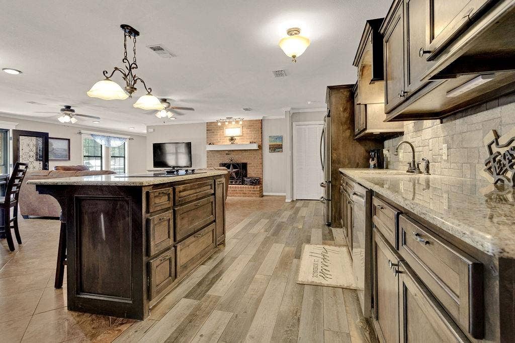 640 Northgate Drive, Hideaway, TX 75771 640 Northgate Drive, Hideaway, TX 75771