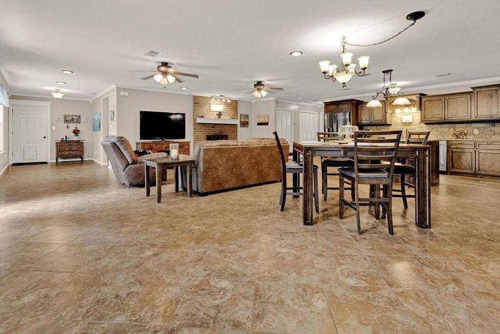 640 Northgate Drive, Hideaway, TX 75771 640 Northgate Drive, Hideaway, TX 75771