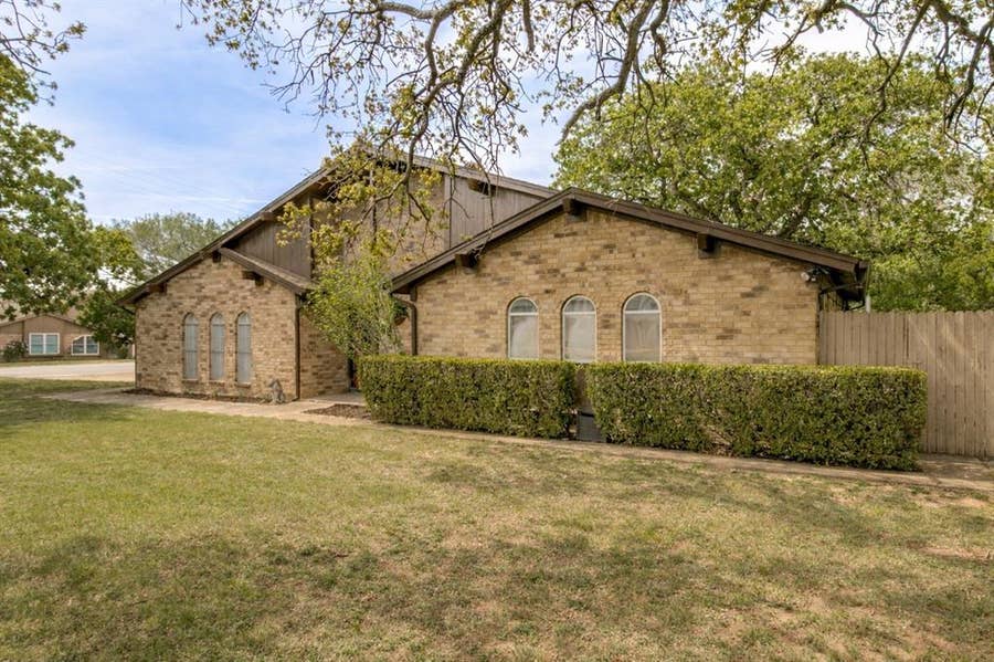 Property photo for 6917 Smithfield Road, North Richland Hills, TX