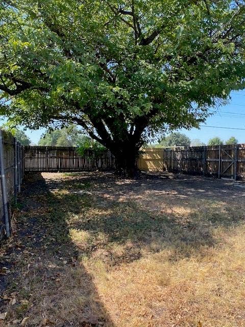 2022 Tiehack Lane, Garland, TX 75044