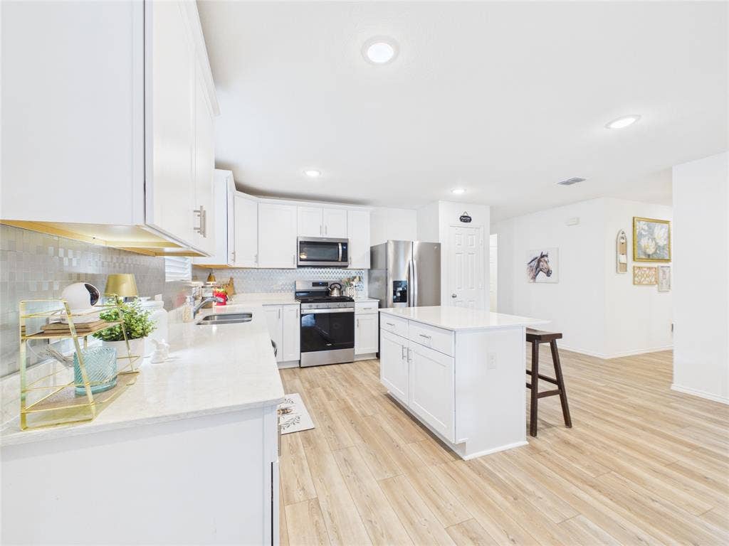 16039 Malaya Street, Haslet, TX 76052 16039 Malaya Street, Haslet, TX 76052