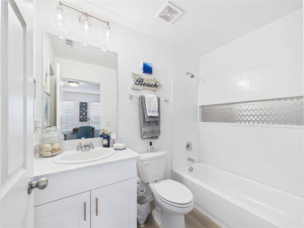 16039 Malaya Street, Haslet, TX 76052 Ensuite Bathroom to Second Primary/InLaw Suite or Second Primary suite