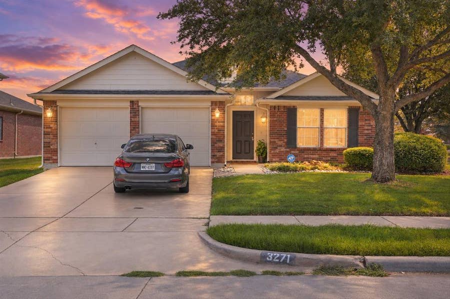 Property photo for 3271 Yeltes, Grand Prairie, TX