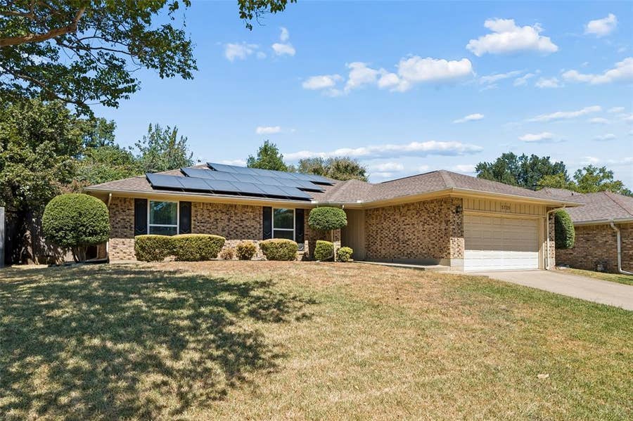 Property photo for 5729 Sage Bloom Drive, Arlington, TX