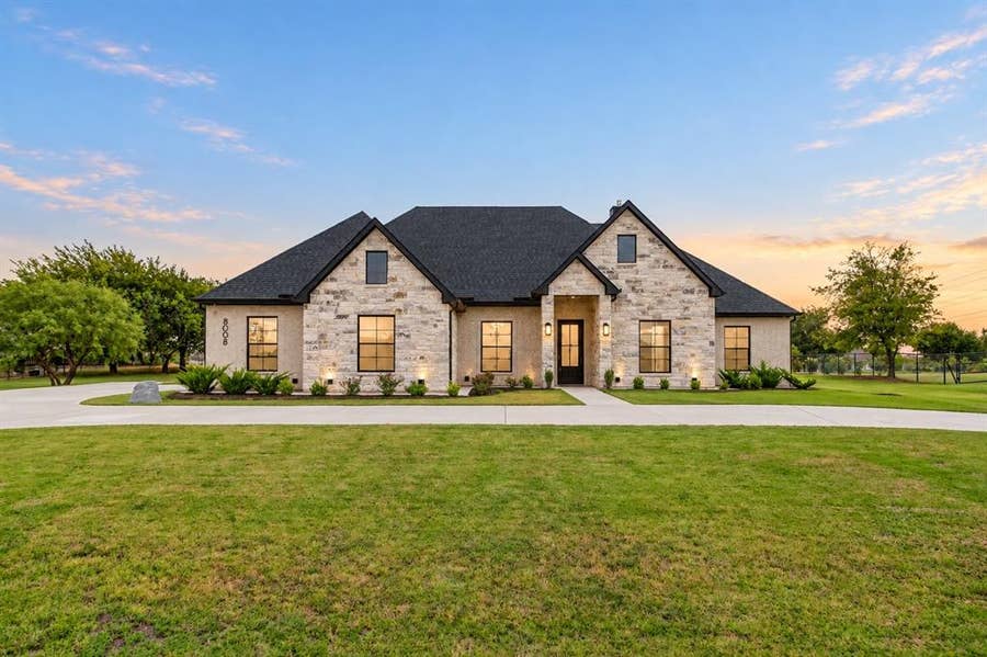 Property photo for 8008 Ben Day Murrin Road N, Fort Worth, TX