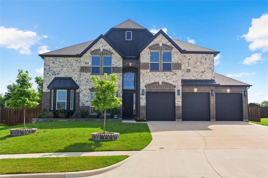 Property photo for 1938 Silver Creek Lane, Cedar Hill, TX