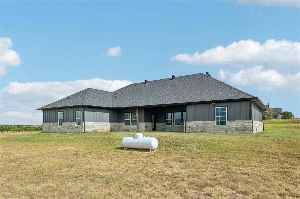 6605 Buffalo Ridge Circle, Godley, TX 76044 6605 Buffalo Ridge Circle, Godley, TX 76044