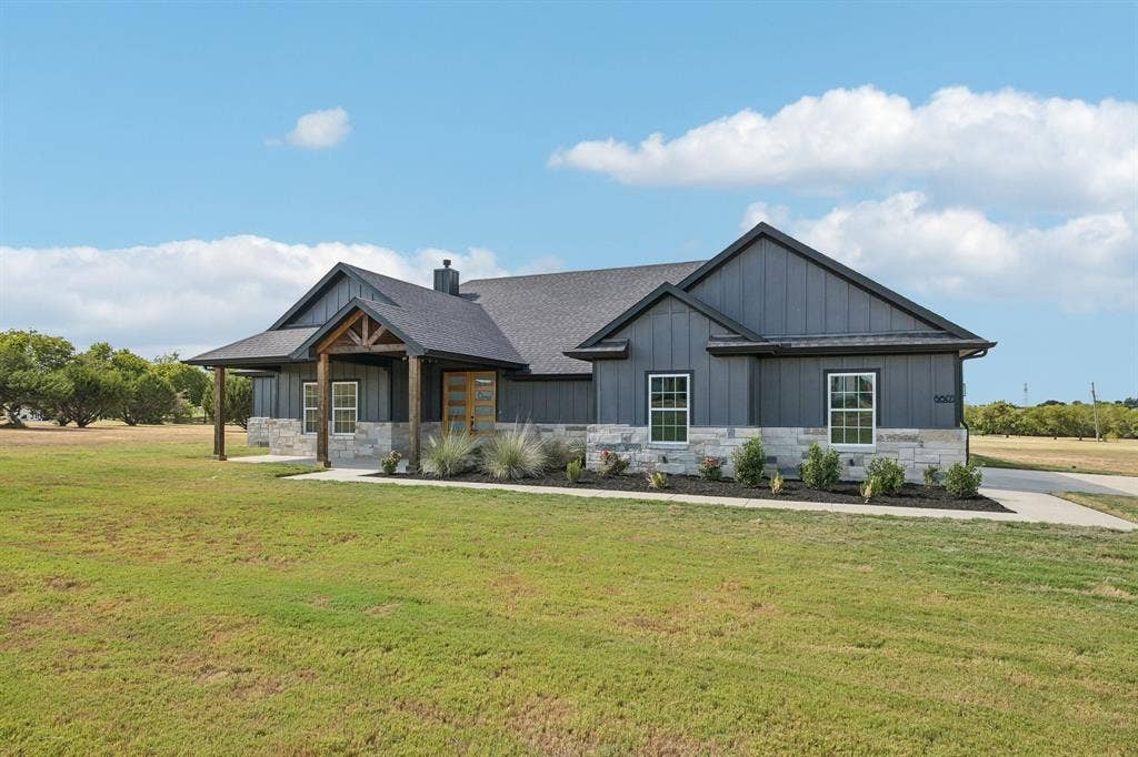 6605 Buffalo Ridge Circle, Godley, TX 76044 6605 Buffalo Ridge Circle, Godley, TX 76044