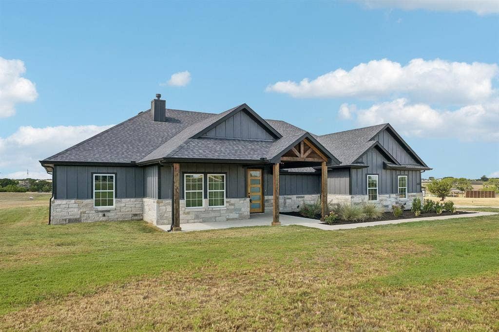 6605 Buffalo Ridge Circle, Godley, TX 76044 6605 Buffalo Ridge Circle, Godley, TX 76044