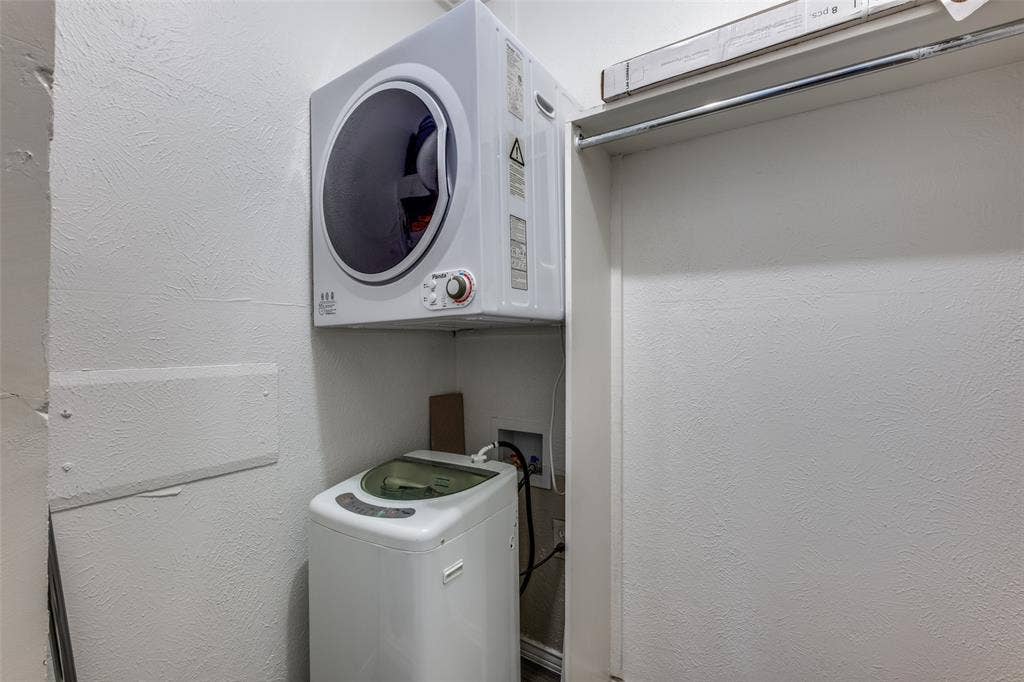 4525 Gilbert, #204, Dallas, TX 75219 4525 Gilbert, #204, Dallas, TX 75219