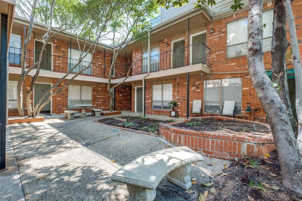 4525 Gilbert, #204, Dallas, TX 75219 4525 Gilbert, #204, Dallas, TX 75219