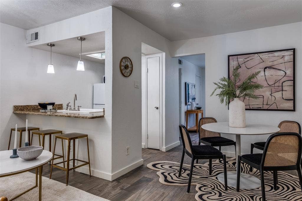 4525 Gilbert, #204, Dallas, TX 75219 4525 Gilbert, #204, Dallas, TX 75219