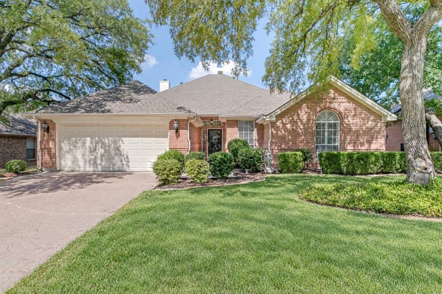 Property photo for 2605 Bent Tree Drive, Hurst, TX