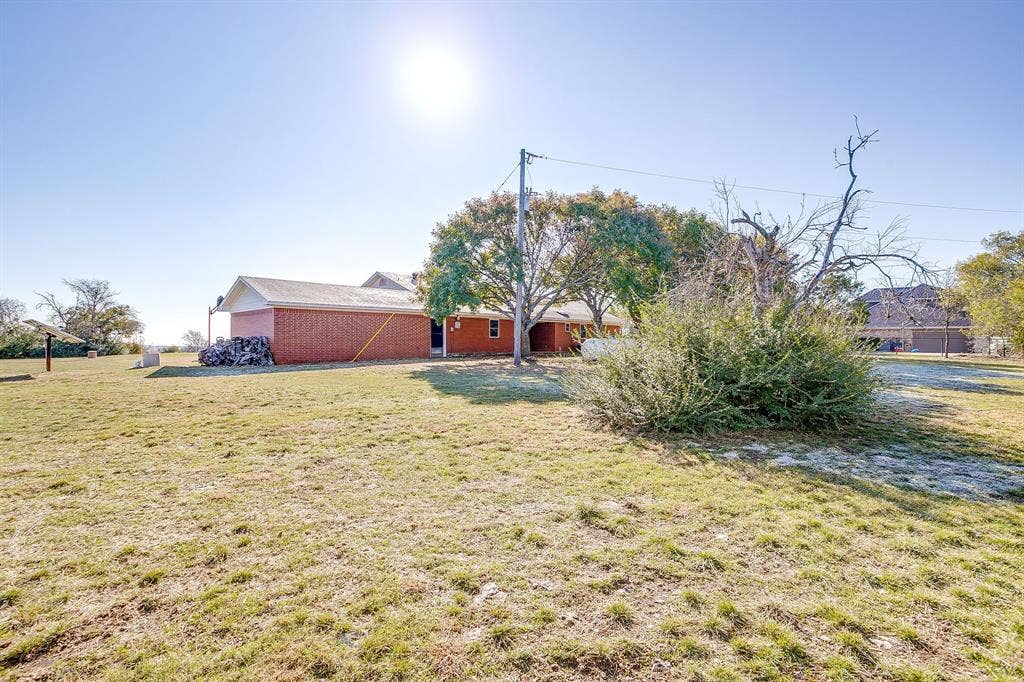 407 Llano Court, Weatherford, TX 76087 Backyard