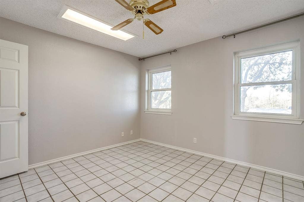 407 Llano Court, Weatherford, TX 76087 Second bedroom
