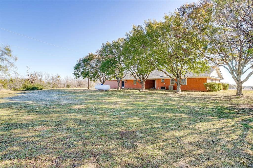 407 Llano Court, Weatherford, TX 76087 Backyard