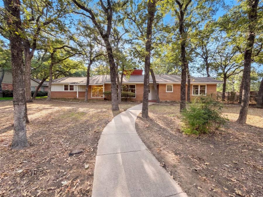 Property photo for 1725 Danciger Drive, Fort Worth, TX