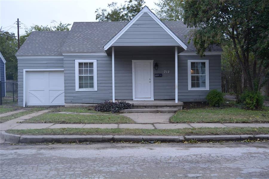 Property photo for 712 Cantey Avenue W, Fort Worth, TX