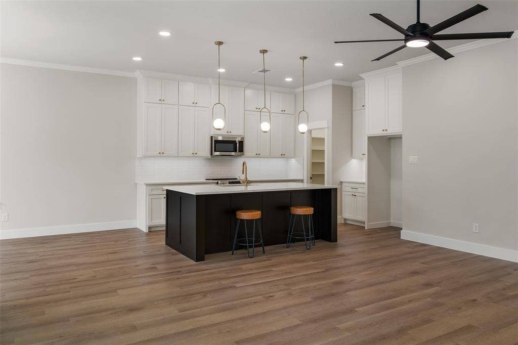 2904 Centaurus Way, Granbury, TX 76048 2904 Centaurus Way, Granbury, TX 76048