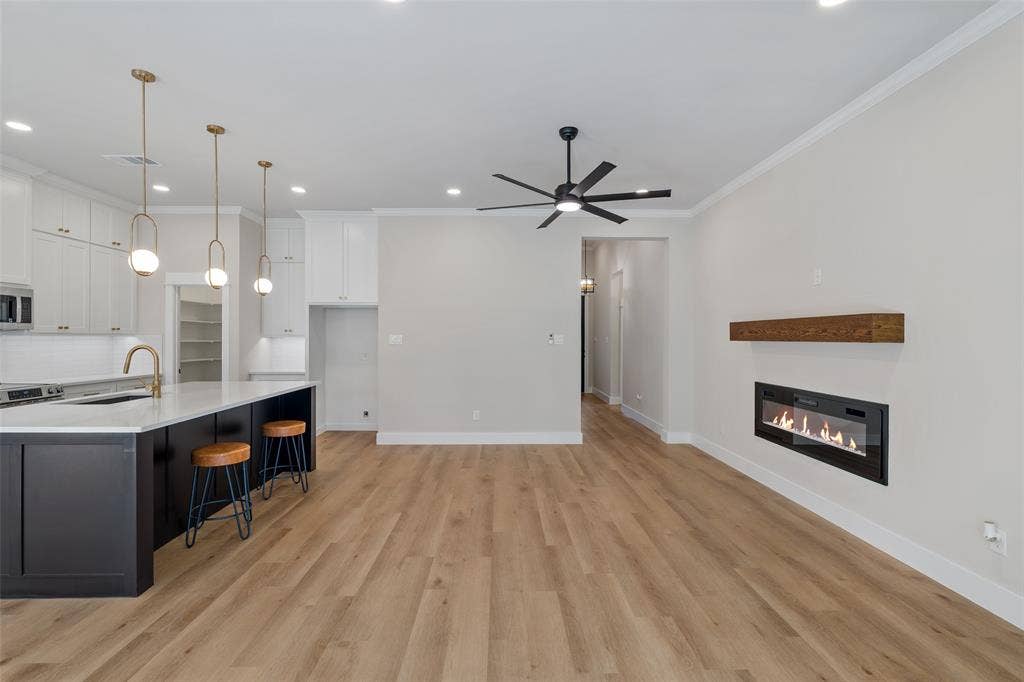 2904 Centaurus Way, Granbury, TX 76048 2904 Centaurus Way, Granbury, TX 76048