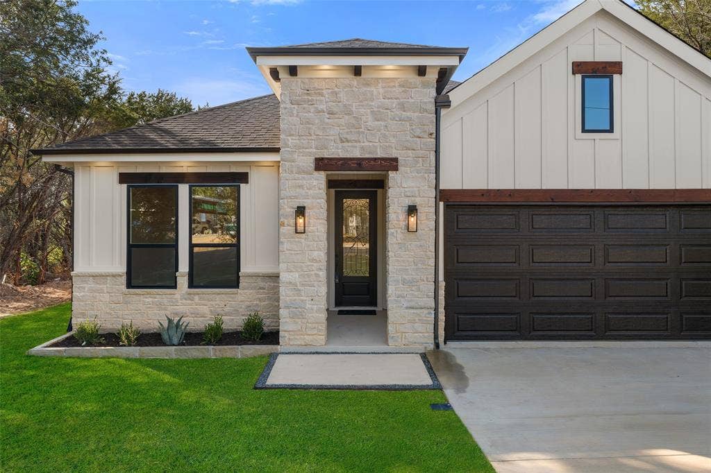 2904 Centaurus Way, Granbury, TX 76048 2904 Centaurus Way, Granbury, TX 76048