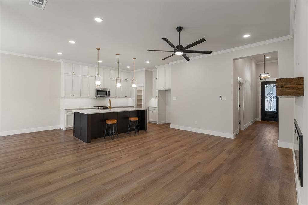 2904 Centaurus Way, Granbury, TX 76048 2904 Centaurus Way, Granbury, TX 76048