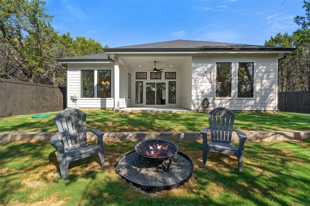 2904 Centaurus Way, Granbury, TX 76048 2904 Centaurus Way, Granbury, TX 76048
