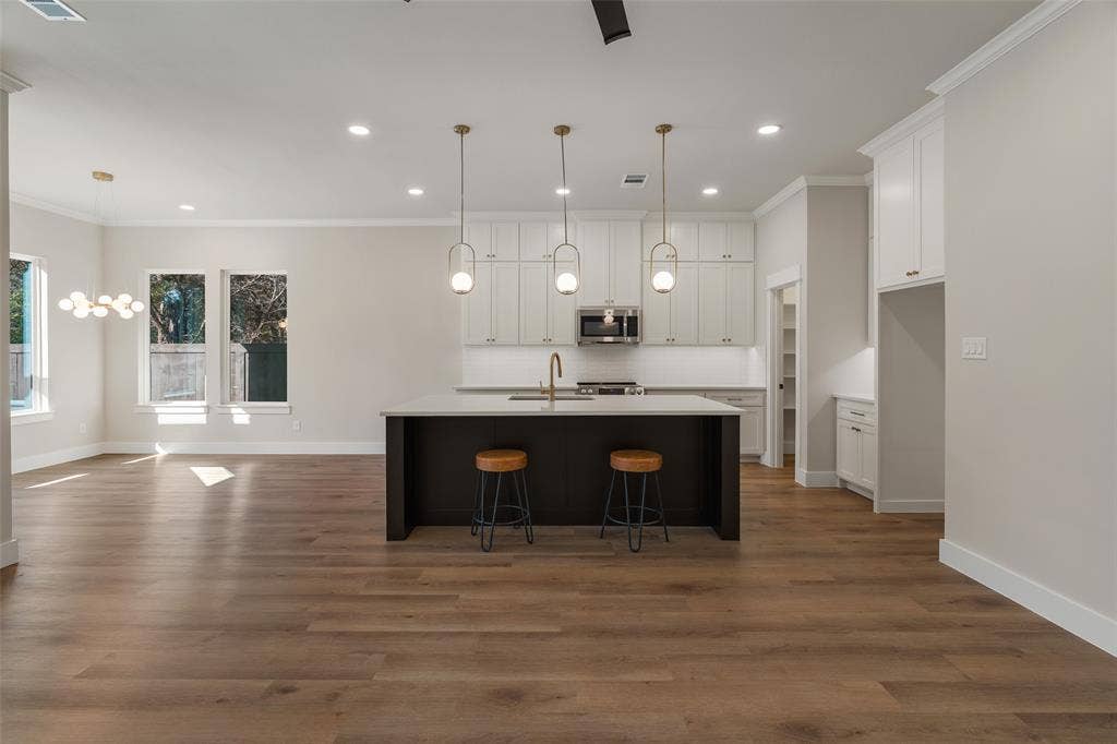 2904 Centaurus Way, Granbury, TX 76048 2904 Centaurus Way, Granbury, TX 76048