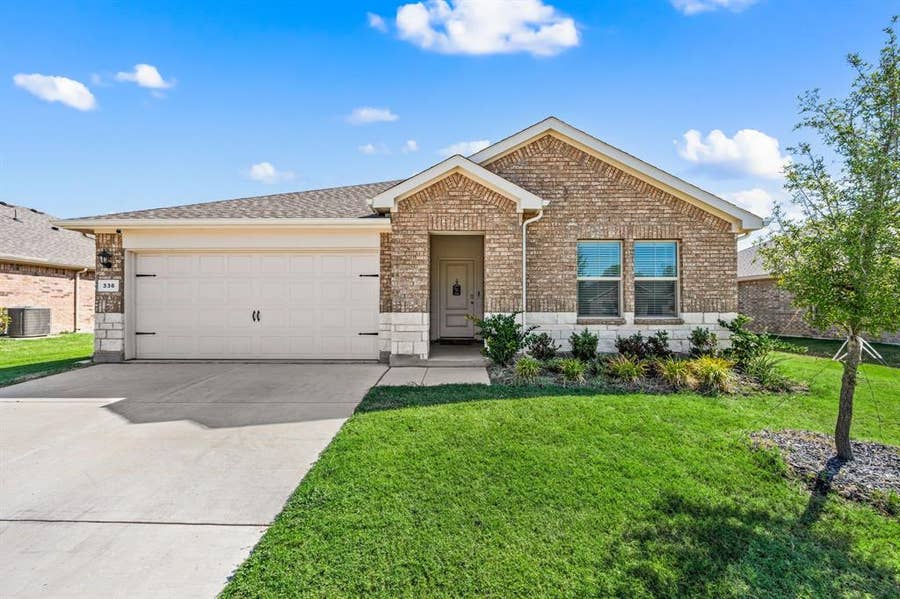 Property photo for 336 Wildrose Circle, Cleburne, TX