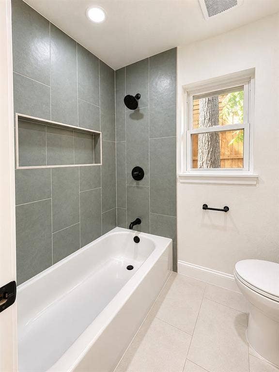2709 Prairie Creek Court, Plano, TX 75075 Hallway Bathroom