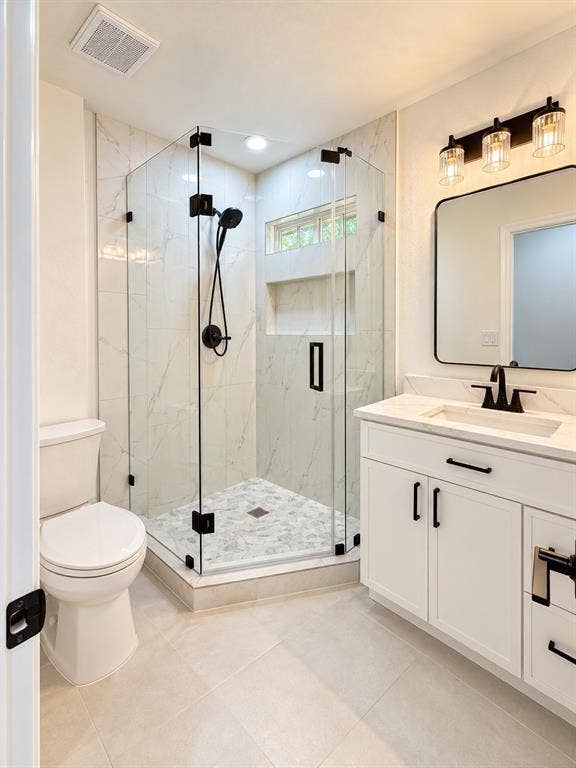 2709 Prairie Creek Court, Plano, TX 75075 Upstairs Bathroom