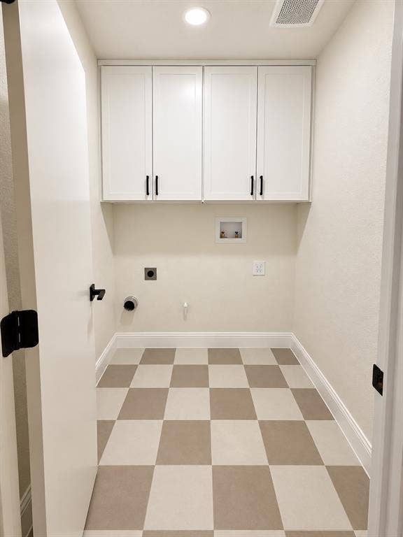 2709 Prairie Creek Court, Plano, TX 75075 Laundry