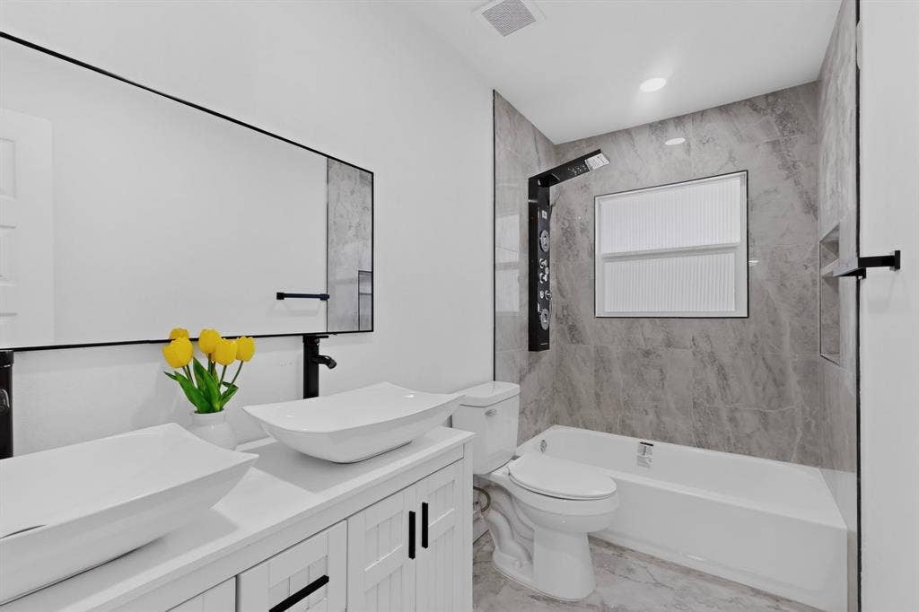 3241 Santiago Drive, Mesquite, TX 75150 3241 Santiago Drive, Mesquite, TX 75150